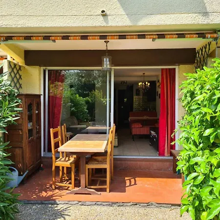 T2 Avec Terrasse, Jardinet, Piscine Et Parking Prive - - Fr-1-388-57 *